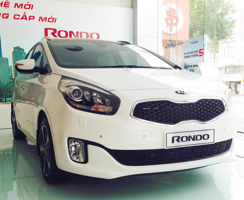 Kia-Rondo-chi-voi-gia-683-783-trieu-dong-tai-thi-truong-Viet-Nam