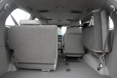 Cho thuê xe tự lái Toyota-Innova-V-2_0-AT-4 Cho-thue-xe-tu-lai-Toyota-Innova-V-2_0-AT-4